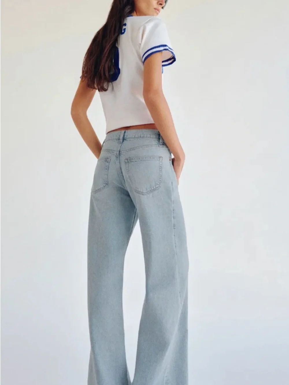Reformation Cary Slouchy Low-Rise Wide-Leg Jeans - Picture 2 of 7